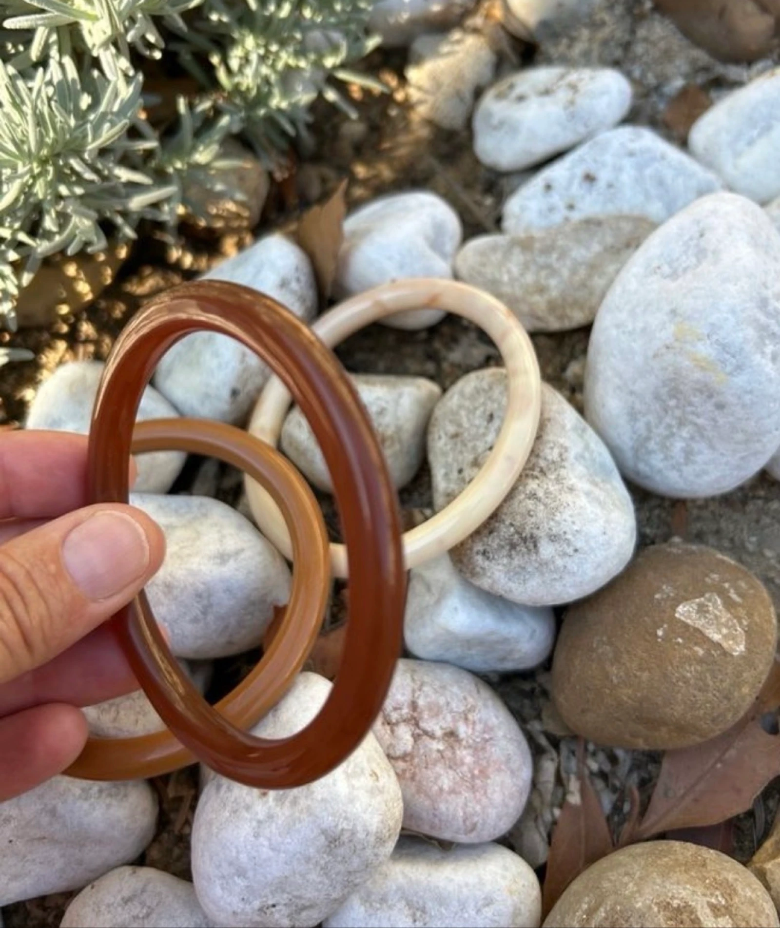 3 fine horn resin bangles, caramel and coffee – photo 4